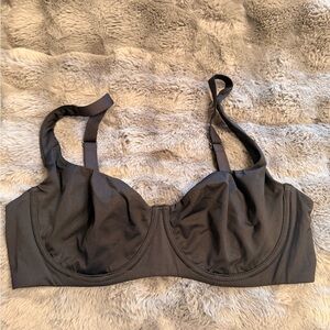 Sleek Black Underwire Bra